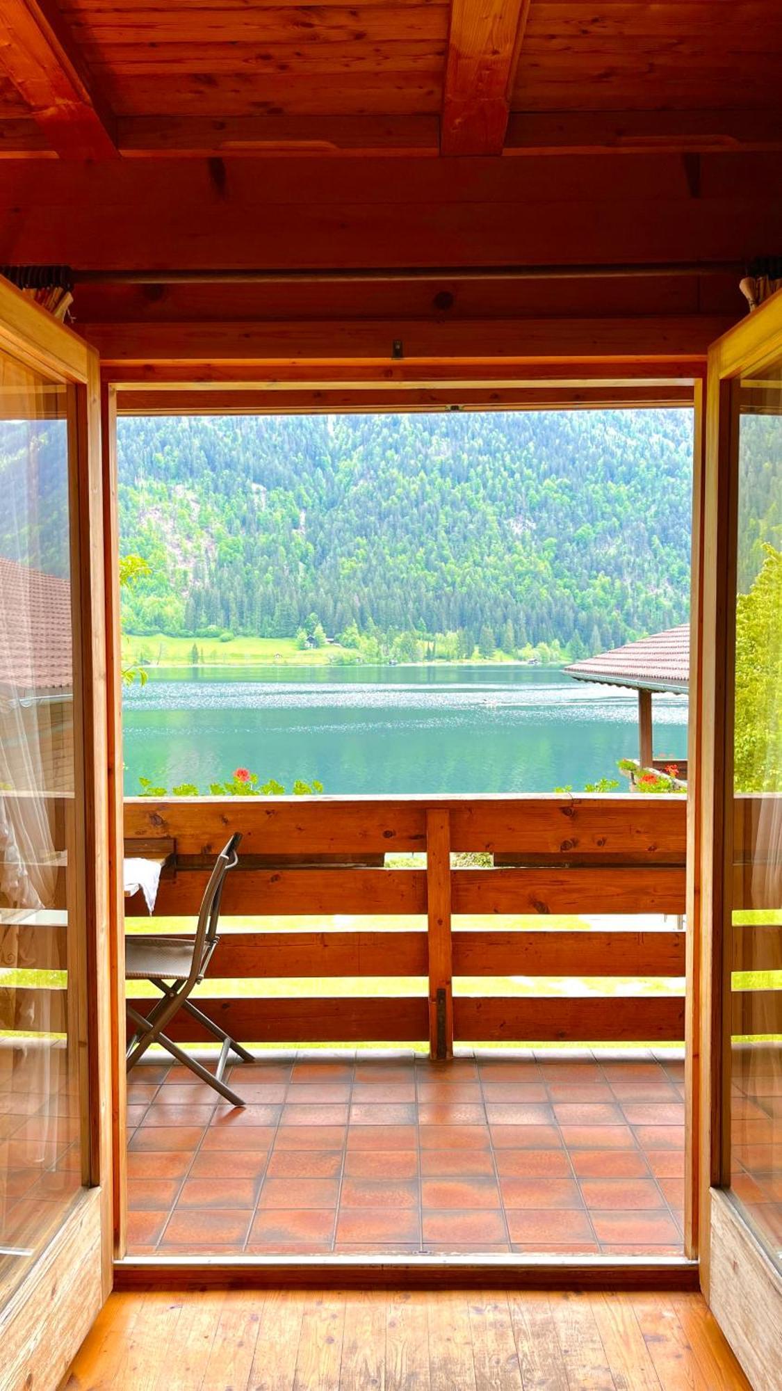 Chalets Zoehrer - Wohnen Am Wasser Weissensee Exterior foto