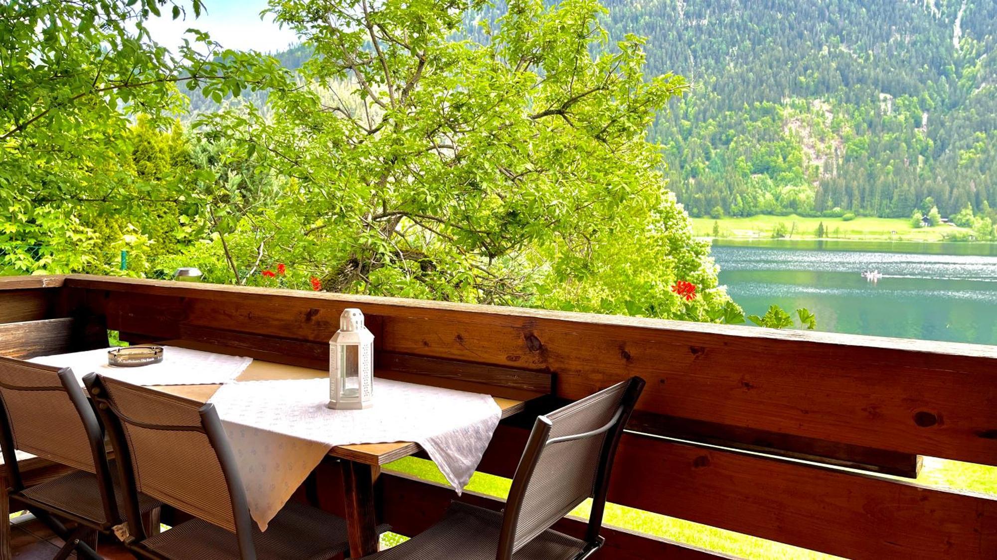 Chalets Zoehrer - Wohnen Am Wasser Weissensee Exterior foto
